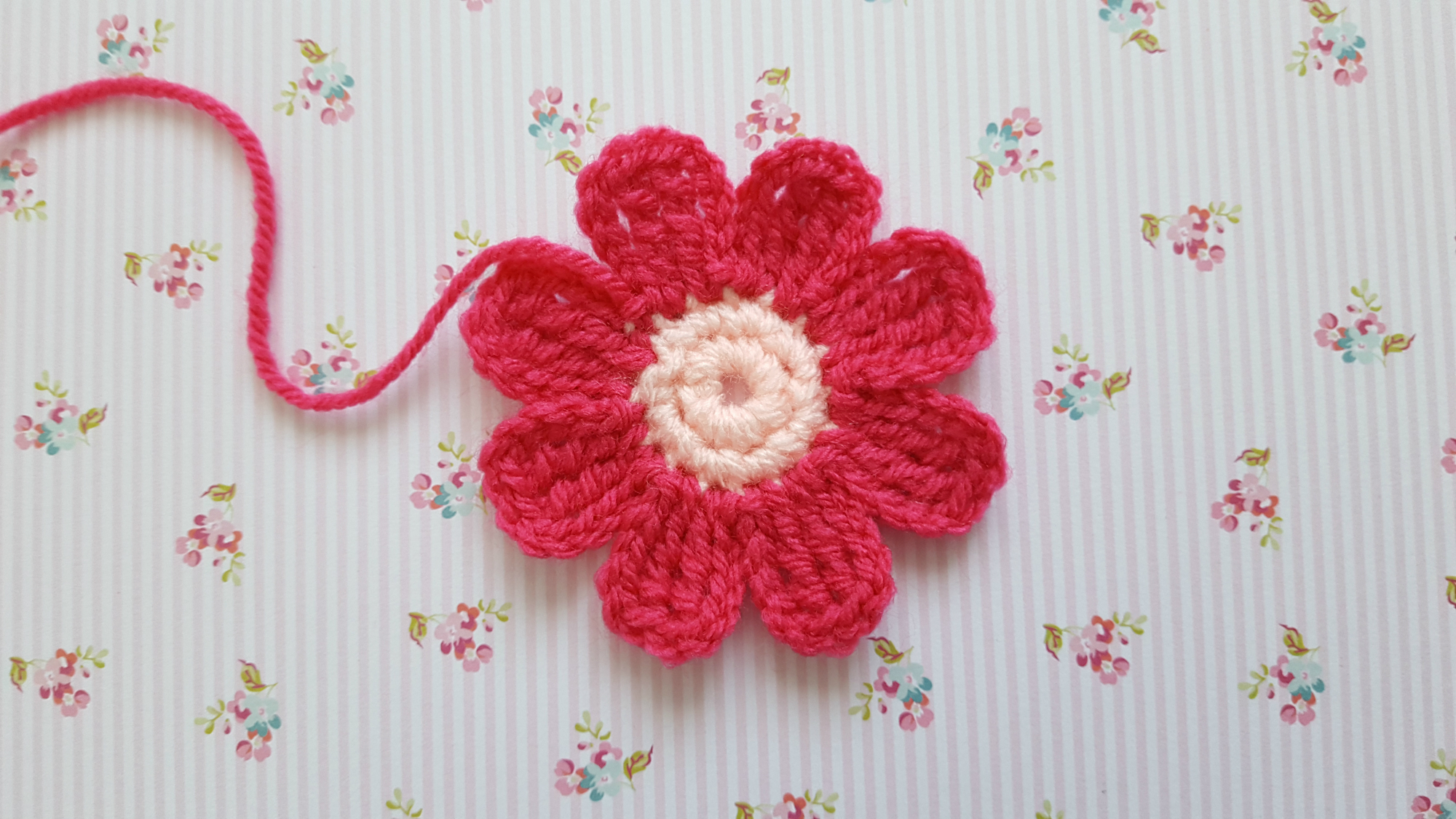 Wonderbaarlijk Eenvoudige roze bloem haken, gratis patroon van Knitkids TA-87
